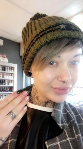 Amy Clarke selfie What I'm Wearing