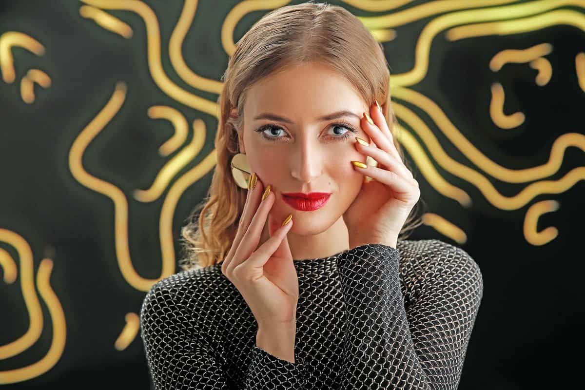 Semilac Metallic Effect manicure