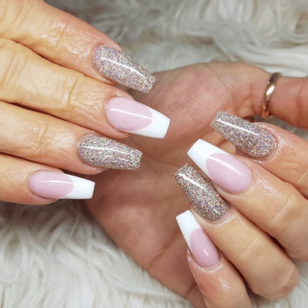 Bozena Zugrova adds a statement finger of glitter