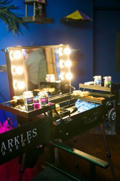 180715_Scratch_ER_LoRes-130