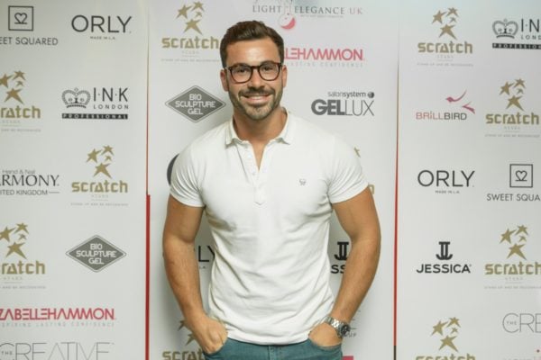 180715_Scratch_ER_LoRes-471