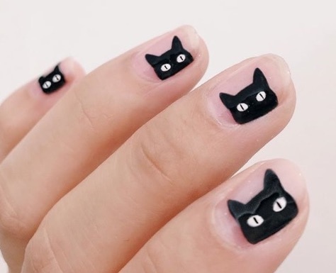 Black cat nails feature img
