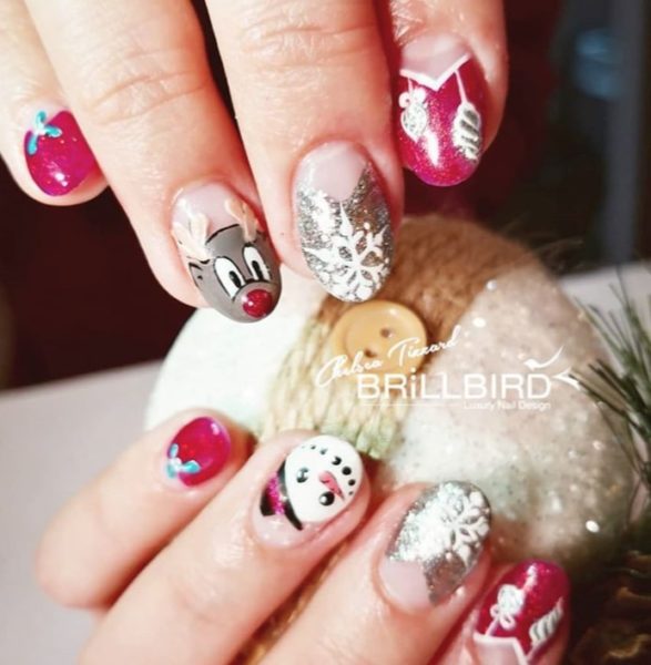 Chelsea Tizzard adds a peeping reindeer to this design