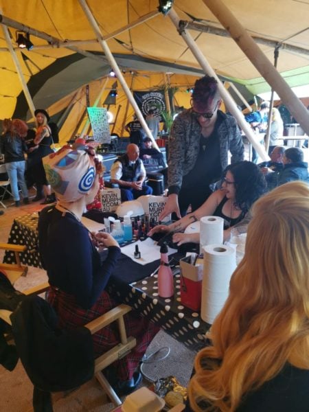 Arejay Hale from Halestorm picking a colour