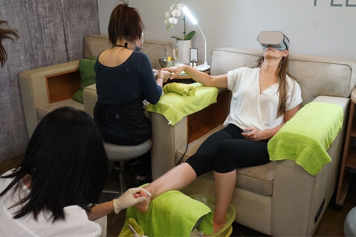 VR manicure pedicure