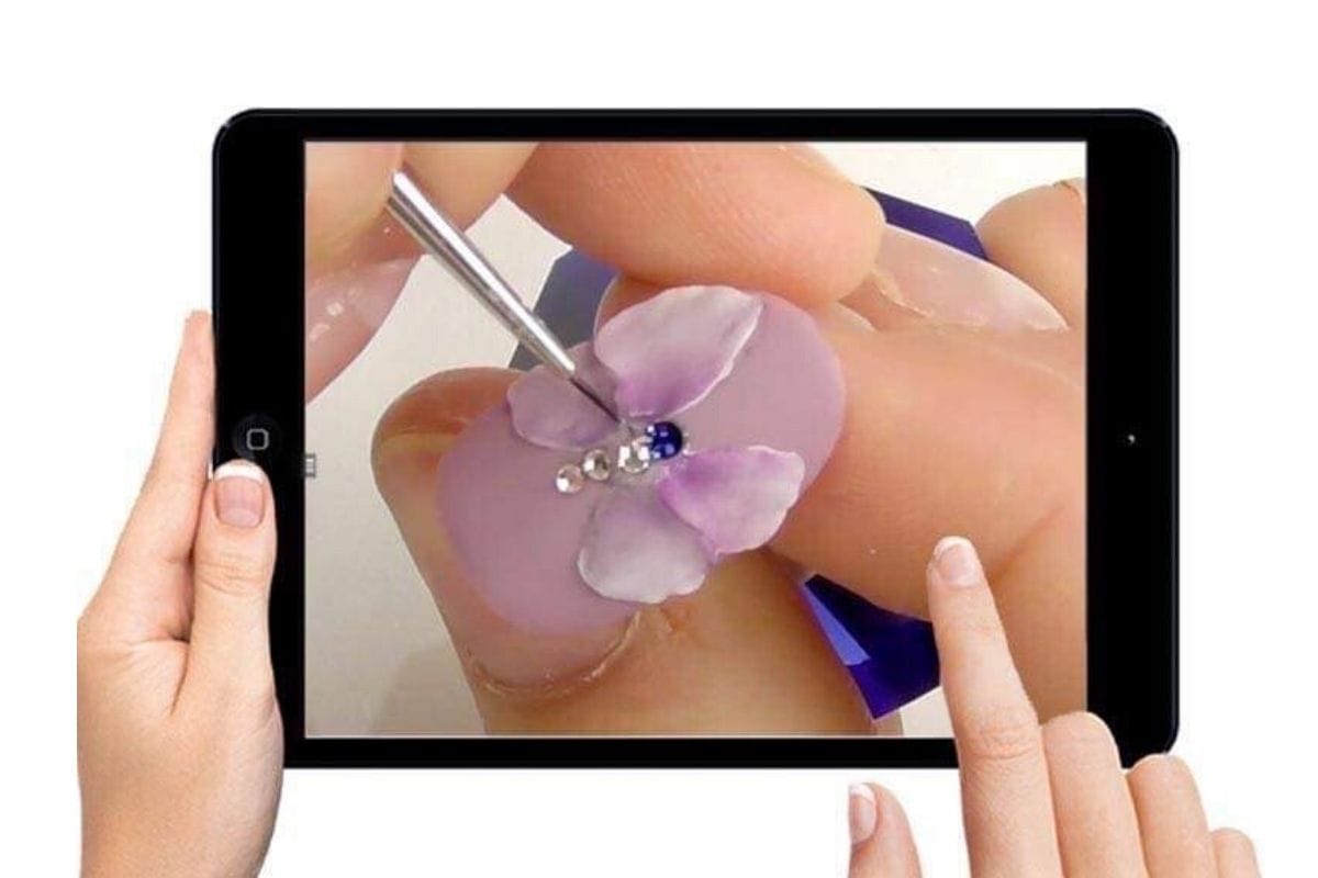 Katie Barnes online education advice