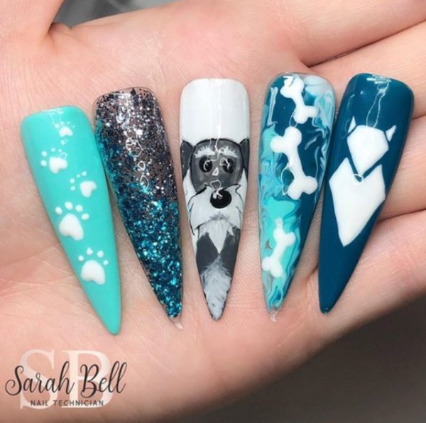 Sarah Bell created this snazzy Schnauzer set, complete with paw prints and glitter