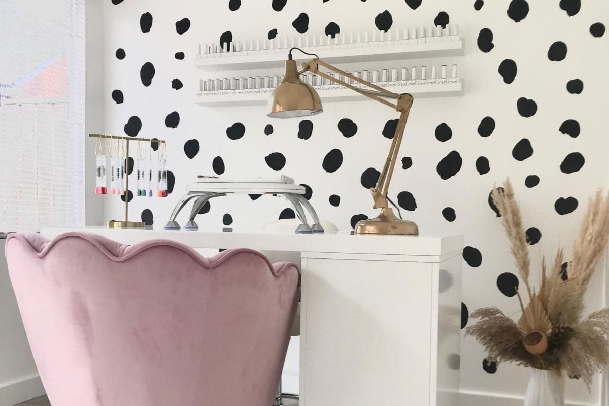 Hollie Barker Nail Artist lead