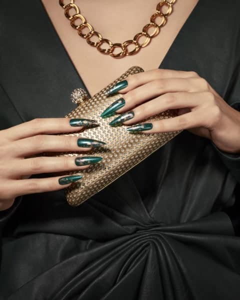 CND_HOLIDAY2020_CocktailCouture_ColorCollection_Key_04_AvantGarde_RGB_300 copy