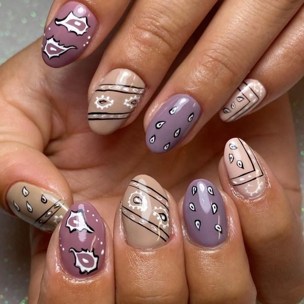 Instagram @claws.nailart