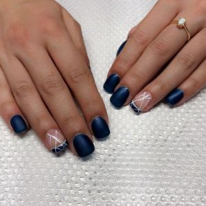 one nail different colour