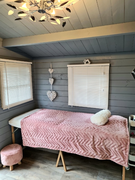 tara smith salon bed inside 2