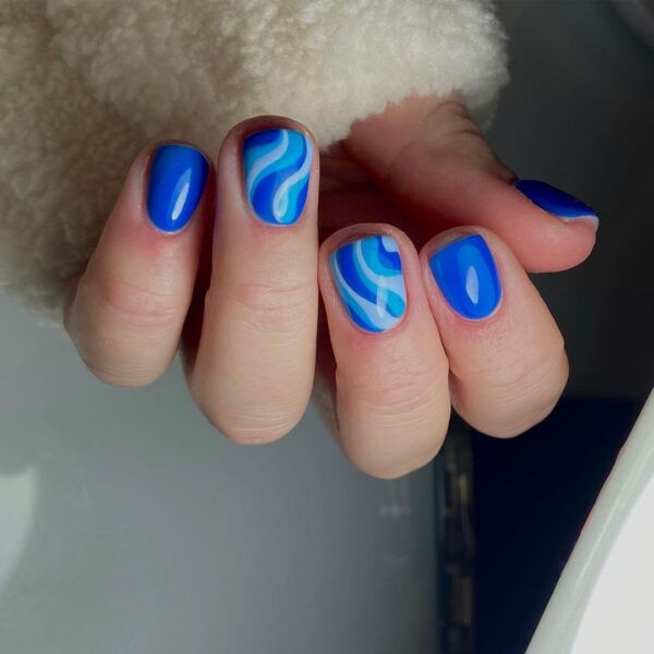 Image courtesy of Instagram.com/jessicaleenails