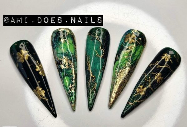 @ami.does.nails
