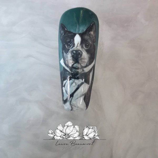 Image courtesy of Instagram.com/laurabeaumontnailartist