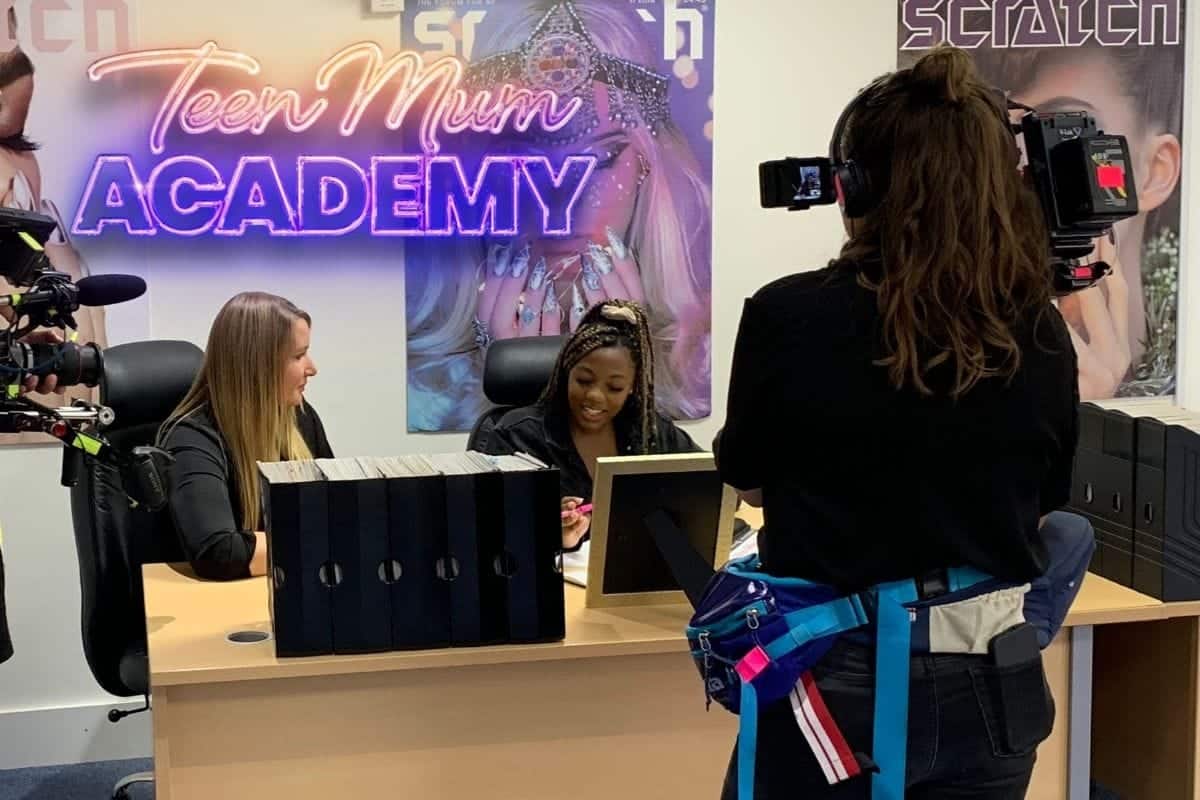 CHLOE Web newsfeature template 1200x800px (6)