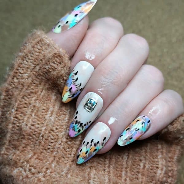 @fingerbangnails_byhannah - inspired by the Mona Lisa viewing experience