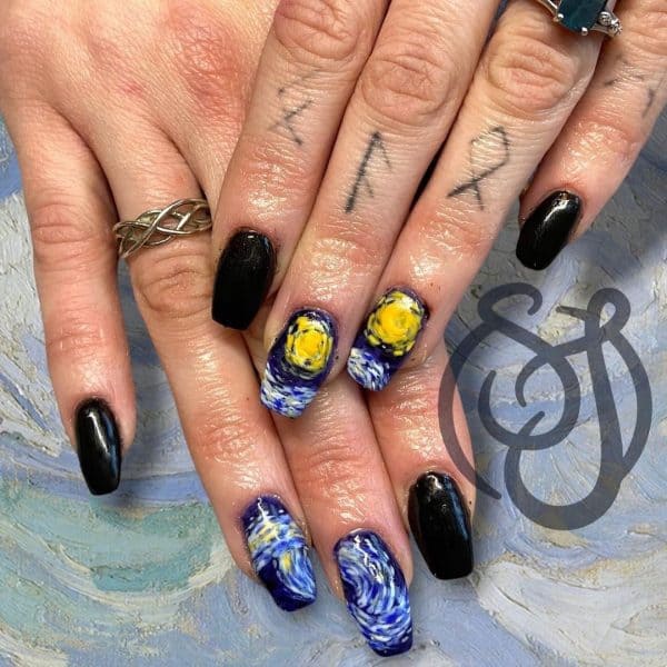 @sj.nailart depicts Van Gogh’s Starry Night