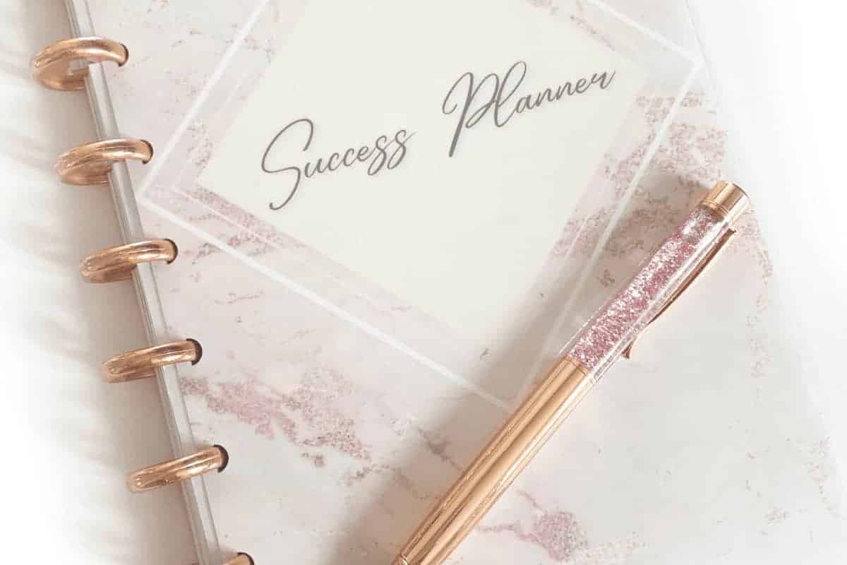 CHLOE Web newsfeature template 1200x800px