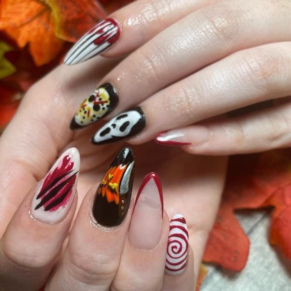 Skull & dagger nails