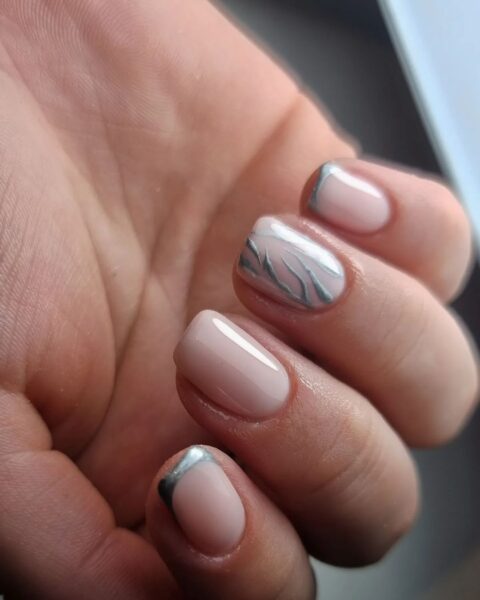 @nailsbyjamie_x - "Metallic silver zebra"
