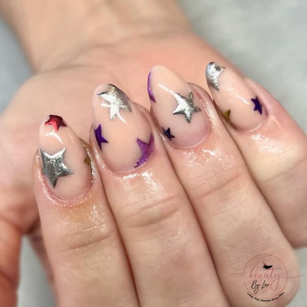 Lenni Rowland predicts chrome star nails