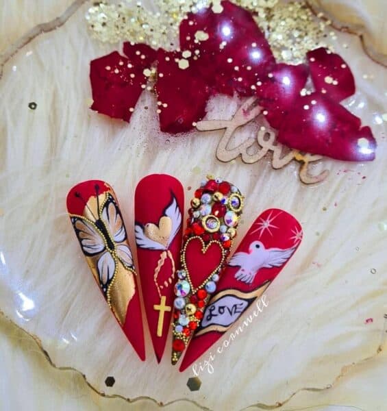 Queen's salon and training academy /lizi Cornwell nail artist and educator