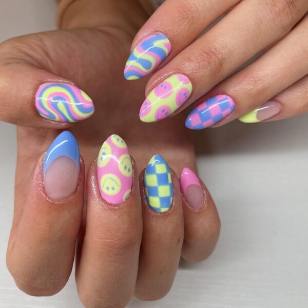 Pastels and checkerboards are completed with smileys by @__emsgems. 