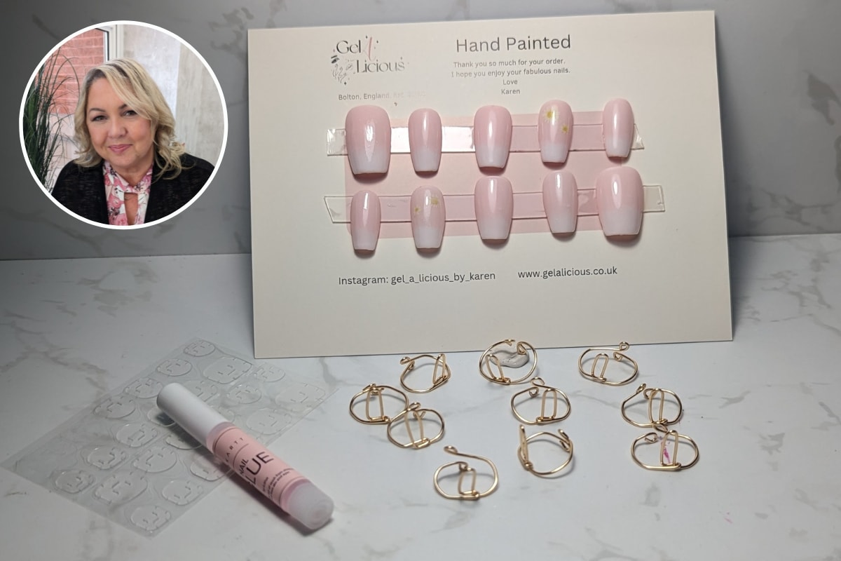 JULY Ring feature web