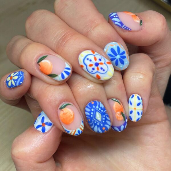 Leed's @iceylana brings all the summer vibes with this detailed art, ready for a client's trip to Valencia.