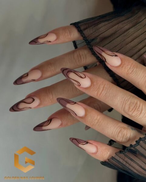 Image courtesy of instagram.com:goldennaillounge 