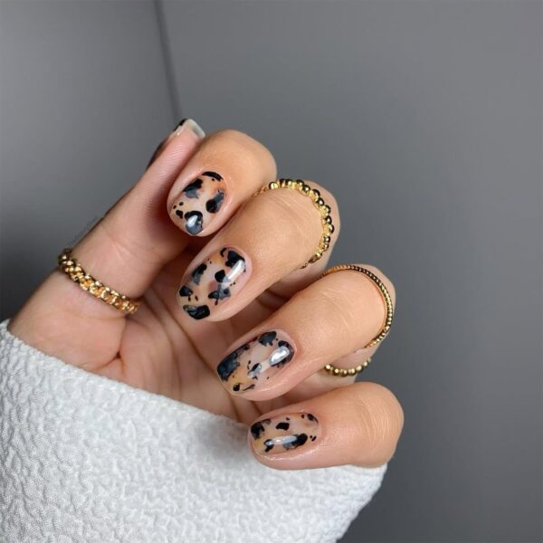 Image courtesy of instagram.com:muse nailstudio
