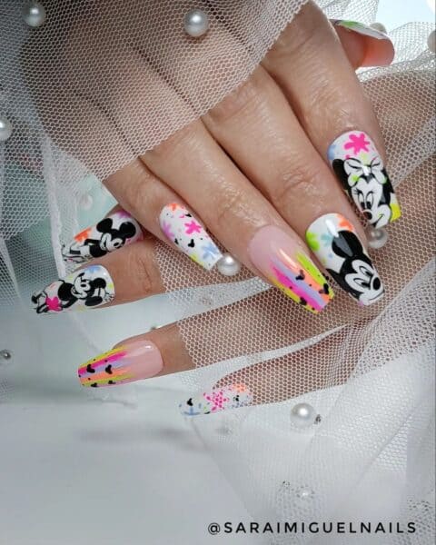 Image courtesy of Instagram.com/saraimiguelnails