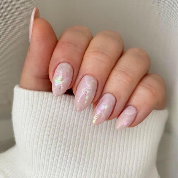 @jen.the.nail.lady used The GelBottle Inc builder gel and gel polish alongside Nail Stamping Queen foil for this look.