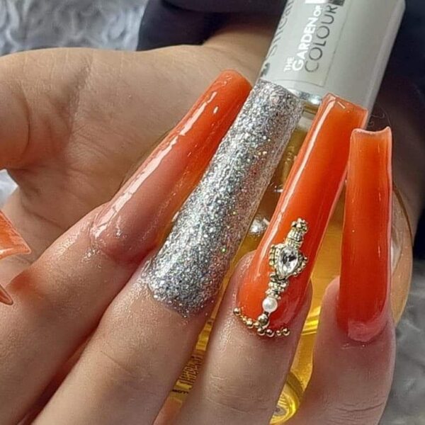 Sara Siddall - "Extra long bling."