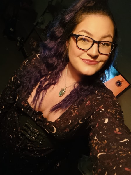 Lolli Hamilton Headshot