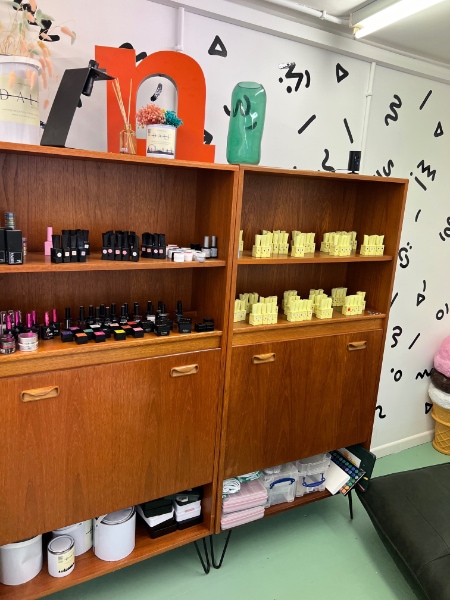 Ninis Salon Display