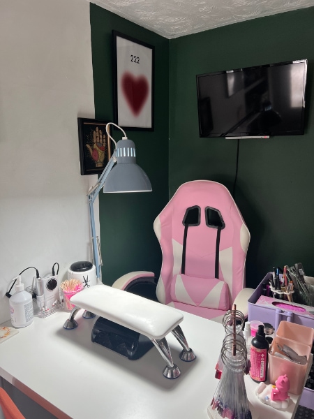 Eleven Kings Salon 1