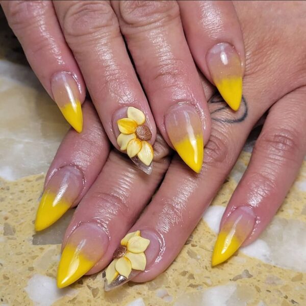 Extraordinary Nails By Eva