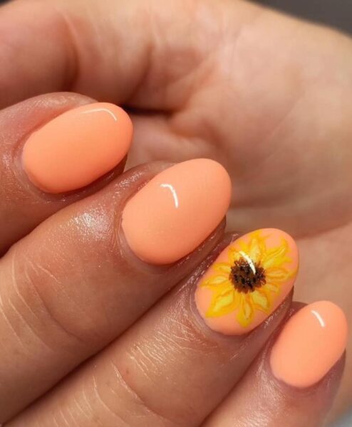 Nicola At The Nail Room