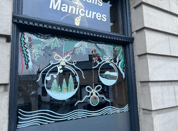 Image courtesy of Instagram.com/lisamarieshairandbeautylounge