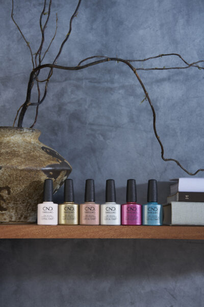 449176 Cnd 2024 Spring25 Quietluxury Bottlelineup Blue Shellac Rgb 3000x4500