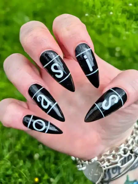 176nailsandbeauty