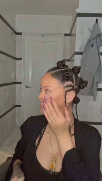 A square-shaped pink style. Image courtesy of Instagram.com/badgalriri