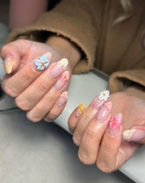 Miaambernails