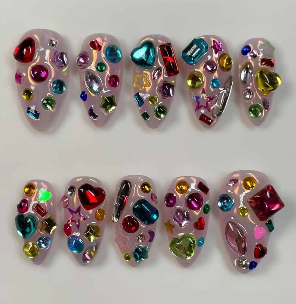 Image courtesy of Instagram.com/innerbloom.nails