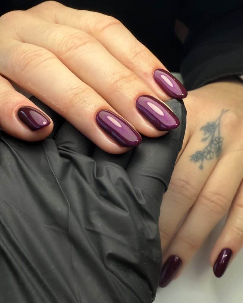 Image courtesy of Instagram.com/natmaloneynailartist