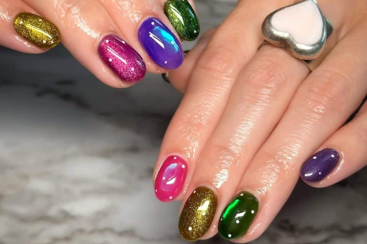Jewel toned mani, image courtesy of Instagram.com/_aliesthetics_pfs