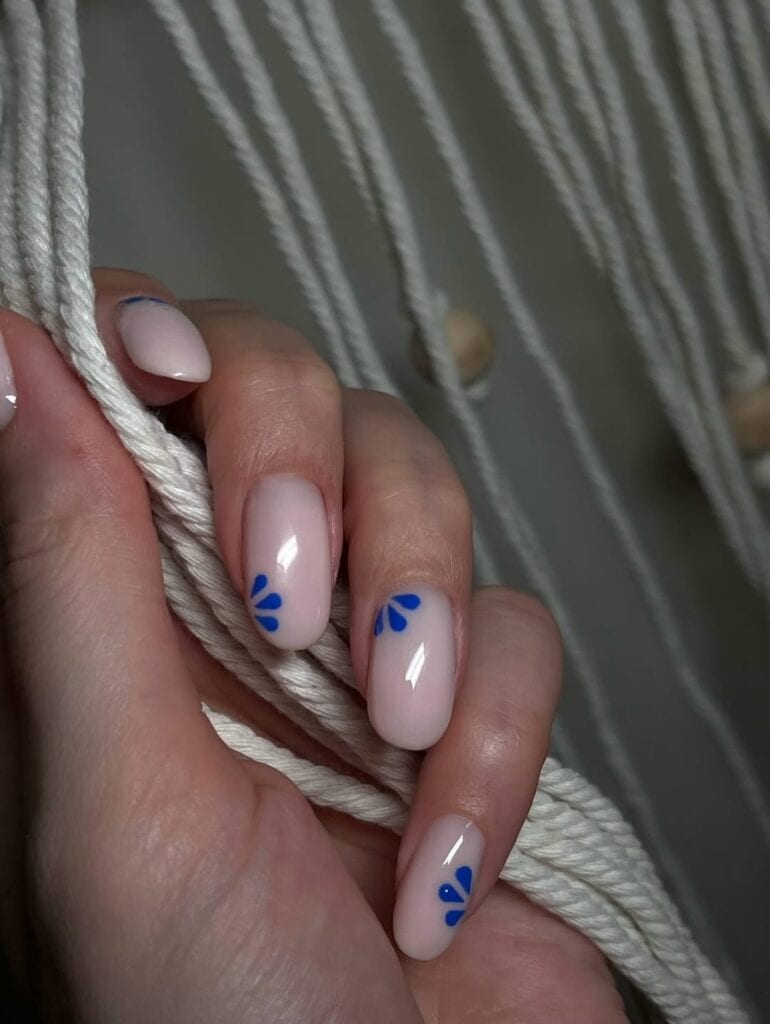 Image courtesy of instagram.com:avenewnails