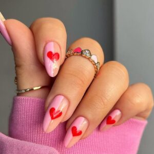 Image courtesy of Instagram.com/natalieholtnailartist